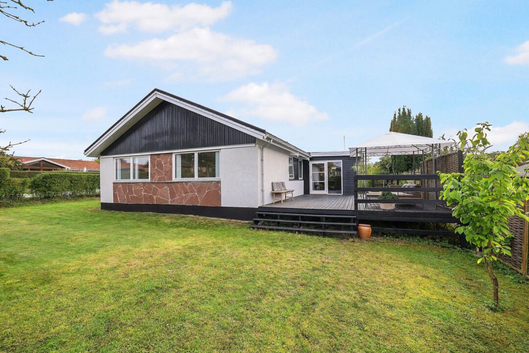 Graf med nøgletal og udvikling for 2690 Greve Kommune