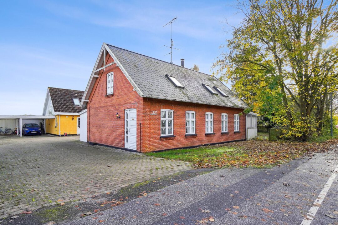 Graf med nøgletal og udvikling for 4390 Vipperød
