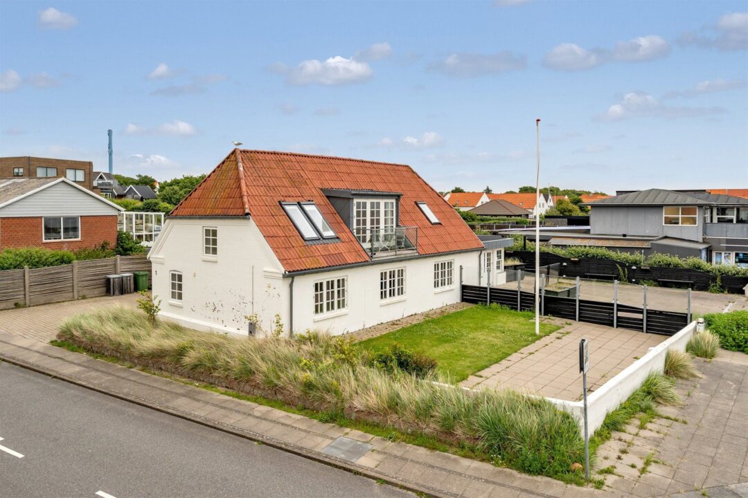 Graf med nøgletal og udvikling for 6710 Esbjerg V